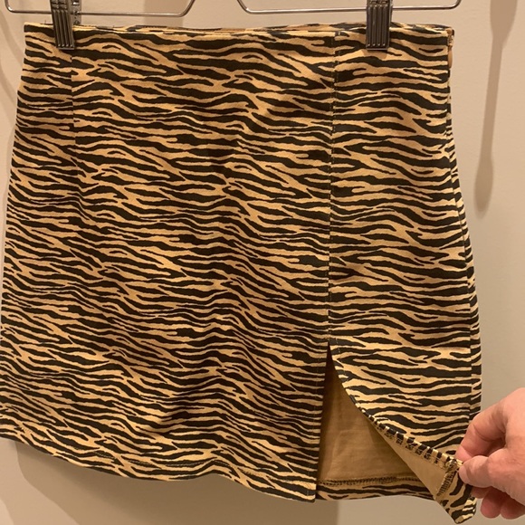 Animal print mini skirt - Picture 2 of 3